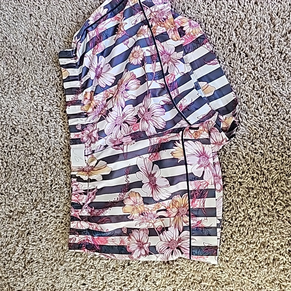 Large victorias silk night shorts